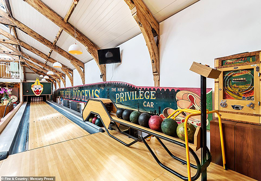 Bowling Alley